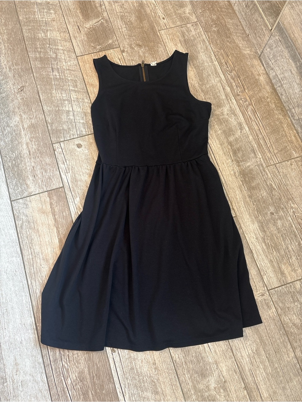 Old Navy Black Sleeveless Fit-and-Flare Dress